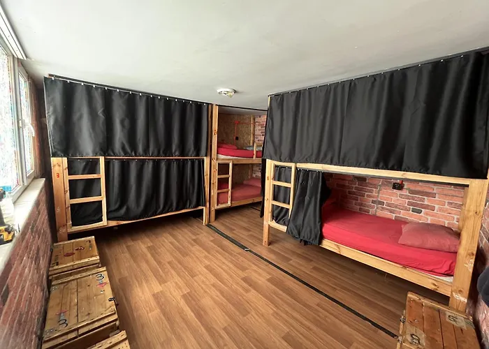 Lola Backpacker'SHostel